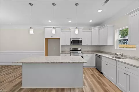 Kitchen - 4327 Taylor Rd, Chesapeake, VA 23321 photo 2 of 2
