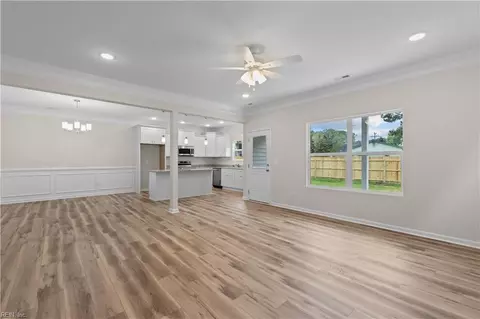 Living - 4327 Taylor Rd, Chesapeake, VA 23321 photo 2 of 3