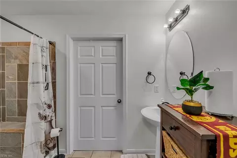 Bath - 8922 E Colonial Trl, Smithfield, VA 23430 photo 2 of 6