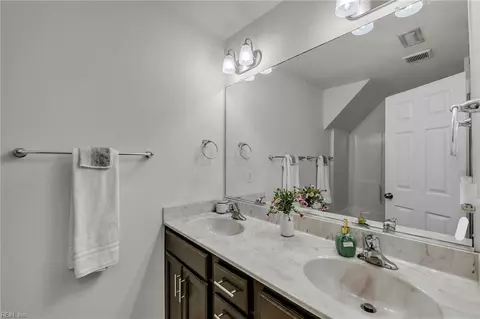 Bath - 8922 E Colonial Trl, Smithfield, VA 23430 photo 6 of 6