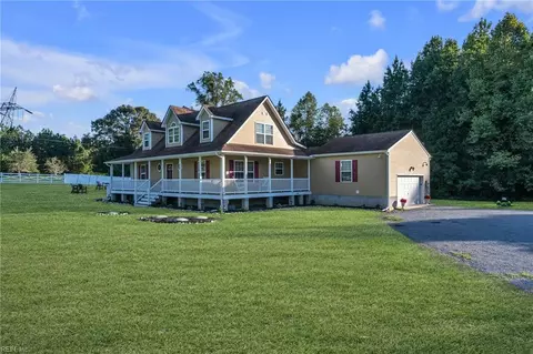 Exterior - 8922 E Colonial Trl, Smithfield, VA 23430 photo 7 of 7