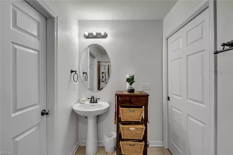 Bath - 8922 E Colonial Trl, Smithfield, VA 23430 photo 1 of 6