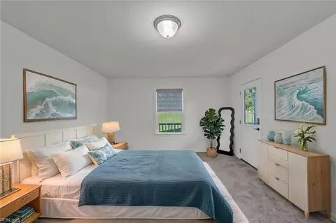 Bedroom - 8922 E Colonial Trl, Smithfield, VA 23430 photo 6 of 13