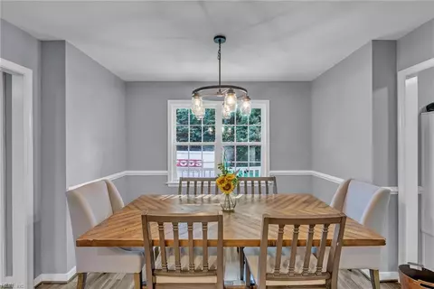 Dining - 8922 E Colonial Trl, Smithfield, VA 23430 photo 2 of 3