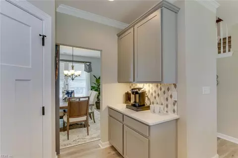 Entry Way - 1824 Citrus Rd, Chesapeake, VA 23321 photo 3 of 6