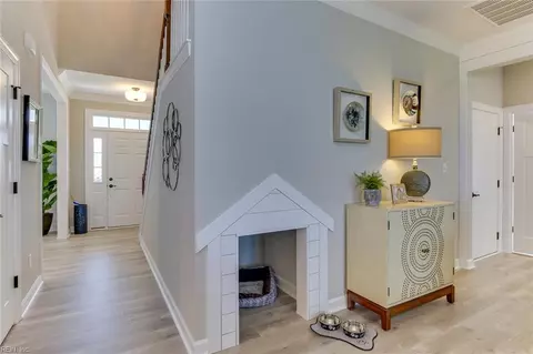 Entry Way - 1824 Citrus Rd, Chesapeake, VA 23321 photo 2 of 6