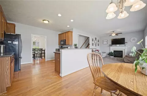 Entry Way - 6699 Mann Ave, Gloucester, VA 23061 photo 3 of 5
