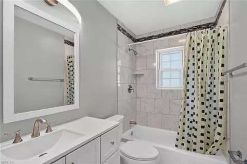 Bath - 54 Cornwall Ter, Hampton, VA 23666 photo 2 of 2