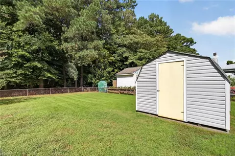 Exterior - 54 Cornwall Ter, Hampton, VA 23666 photo 6 of 7