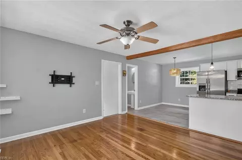 Living - 54 Cornwall Ter, Hampton, VA 23666 photo 1 of 3