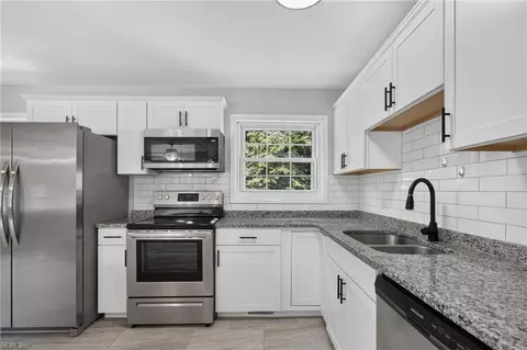Kitchen - 54 Cornwall Ter, Hampton, VA 23666 photo 4 of 5