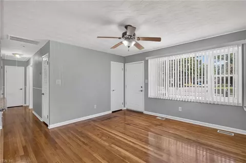 Living - 54 Cornwall Ter, Hampton, VA 23666 photo 3 of 3