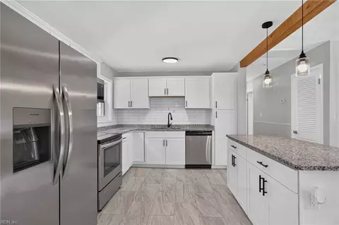 Kitchen - 54 Cornwall Ter, Hampton, VA 23666 photo 2 of 5