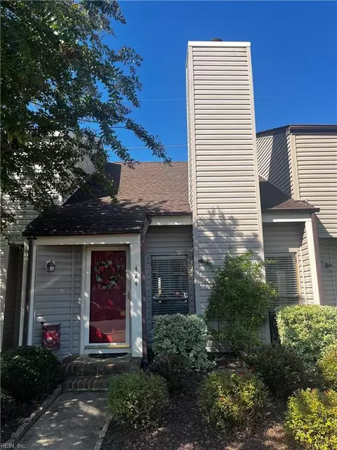 424 Falling Ln, Virginia Beach, VA 23454