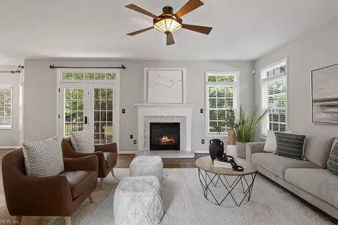 Living - 308 Turnstone Dr, Suffolk, VA 23435 photo 4 of 4