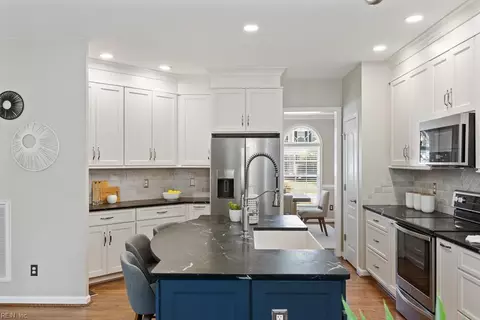 Kitchen - 308 Turnstone Dr, Suffolk, VA 23435 photo 5 of 9