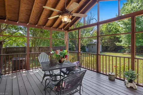 Exterior - 308 Turnstone Dr, Suffolk, VA 23435 photo 6 of 9
