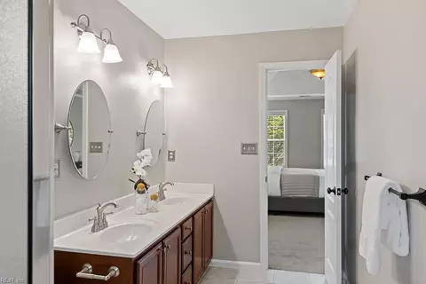 Bath - 308 Turnstone Dr, Suffolk, VA 23435 photo 2 of 4
