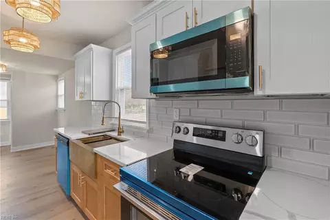 Kitchen - 8823 Devon St, Norfolk, VA 23503 photo 3 of 5