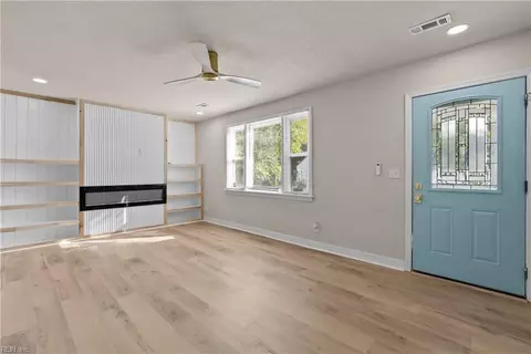 Living - 8823 Devon St, Norfolk, VA 23503 photo 4 of 5