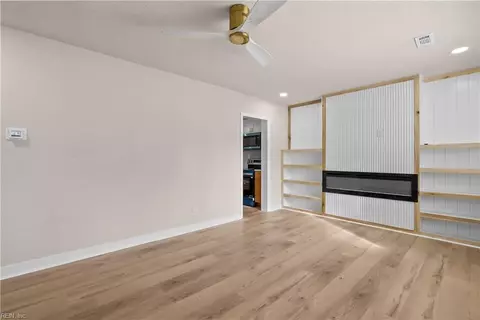 Living - 8823 Devon St, Norfolk, VA 23503 photo 2 of 5