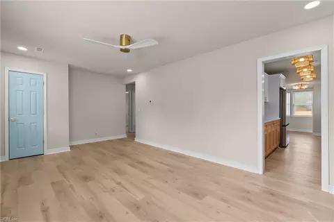 Living - 8823 Devon St, Norfolk, VA 23503 photo 3 of 5