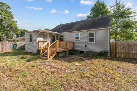 Exterior - 8823 Devon St, Norfolk, VA 23503 photo 4 of 5