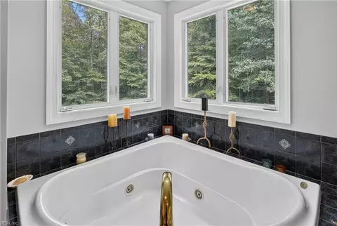 Bath - 5573 Echo Ln, Gloucester, VA 23061 photo 3 of 5
