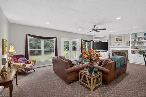 Living - 5573 Echo Ln, Gloucester, VA 23061 photo 1 of 1
