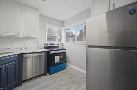 Kitchen - 5601 Boulder Ln, Norfolk, VA 23502 photo 3 of 3