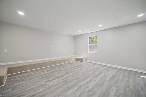 Living - 5601 Boulder Ln, Norfolk, VA 23502 photo 8 of 8