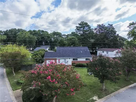 View/Area - 5601 Boulder Ln, Norfolk, VA 23502 photo 2 of 8