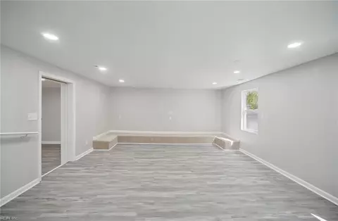 Living - 5601 Boulder Ln, Norfolk, VA 23502 photo 7 of 8