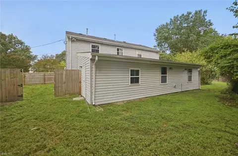 Exterior - 5601 Boulder Ln, Norfolk, VA 23502 photo 5 of 9