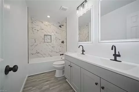 Bath - 5601 Boulder Ln, Norfolk, VA 23502 photo 1 of 2