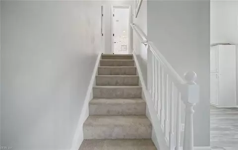 Entry Way - 5601 Boulder Ln, Norfolk, VA 23502 photo 2 of 7