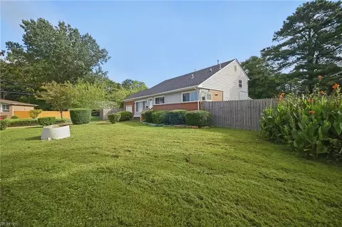 Exterior - 5601 Boulder Ln, Norfolk, VA 23502 photo 3 of 9