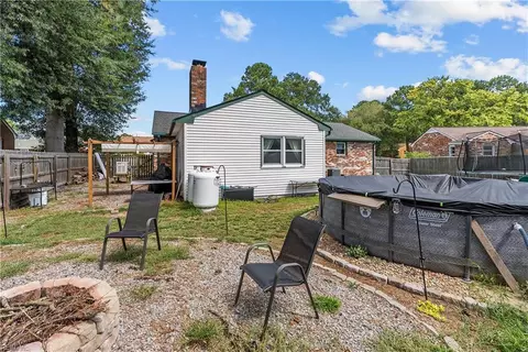 Exterior - 4504 Greendell Rd, Chesapeake, VA 23321 photo 5 of 7