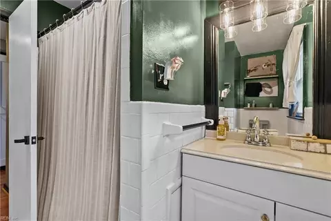 Bath - 4504 Greendell Rd, Chesapeake, VA 23321 photo 2 of 3