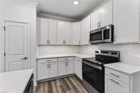 Kitchen - 2046 Mango St, Chesapeake, VA 23321 photo 1 of 1