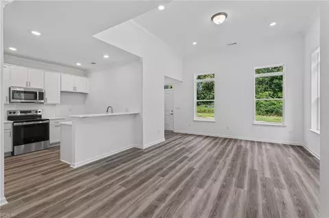 Living - 2046 Mango St, Chesapeake, VA 23321 photo 1 of 1