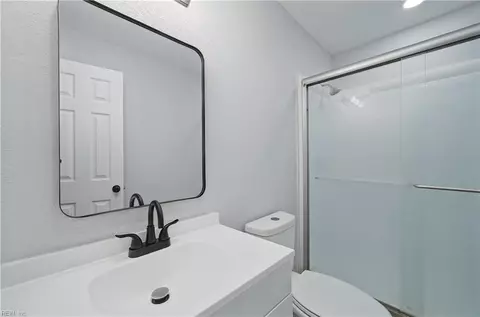 Bath - 302 Deaton Dr, Hampton, VA 23669 photo 1 of 4