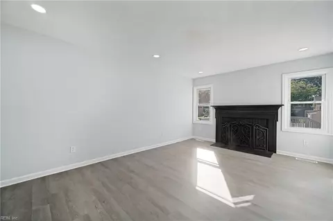 Living - 302 Deaton Dr, Hampton, VA 23669 photo 4 of 4