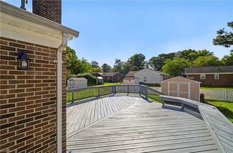 Exterior - 302 Deaton Dr, Hampton, VA 23669 photo 3 of 8