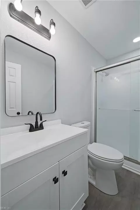 Bath - 302 Deaton Dr, Hampton, VA 23669 photo 2 of 4