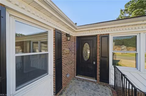 Entry Way - 302 Deaton Dr, Hampton, VA 23669 photo 1 of 2
