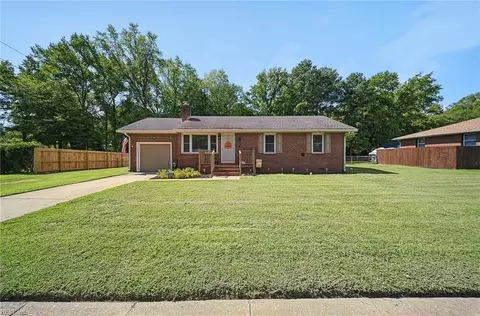 Exterior - 2924 Taylor Rd, Chesapeake, VA 23321 photo 3 of 11