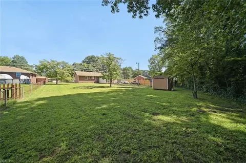 Exterior - 2924 Taylor Rd, Chesapeake, VA 23321 photo 6 of 11