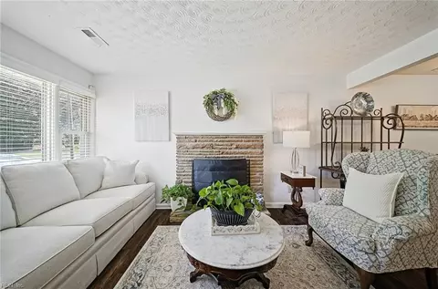 Living - 2924 Taylor Rd, Chesapeake, VA 23321 photo 1 of 2