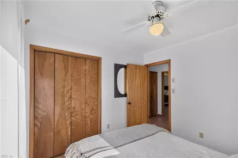 Bedroom - 1673 Pine Tree Dr, Gloucester Point, VA 23062 photo 2 of 8